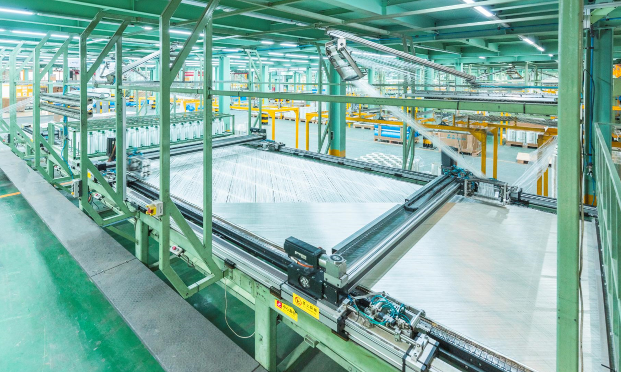 玻纖多軸向經(jīng)編機(jī)